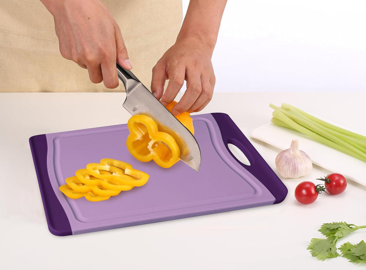 Neoflam Flutto - Tabla de cortar de polietileno, color morado, plástico duradero, resistente a los arañazos, mango grande, esencial para cocina (11.5 x 8 x 0.3 pulgadas)