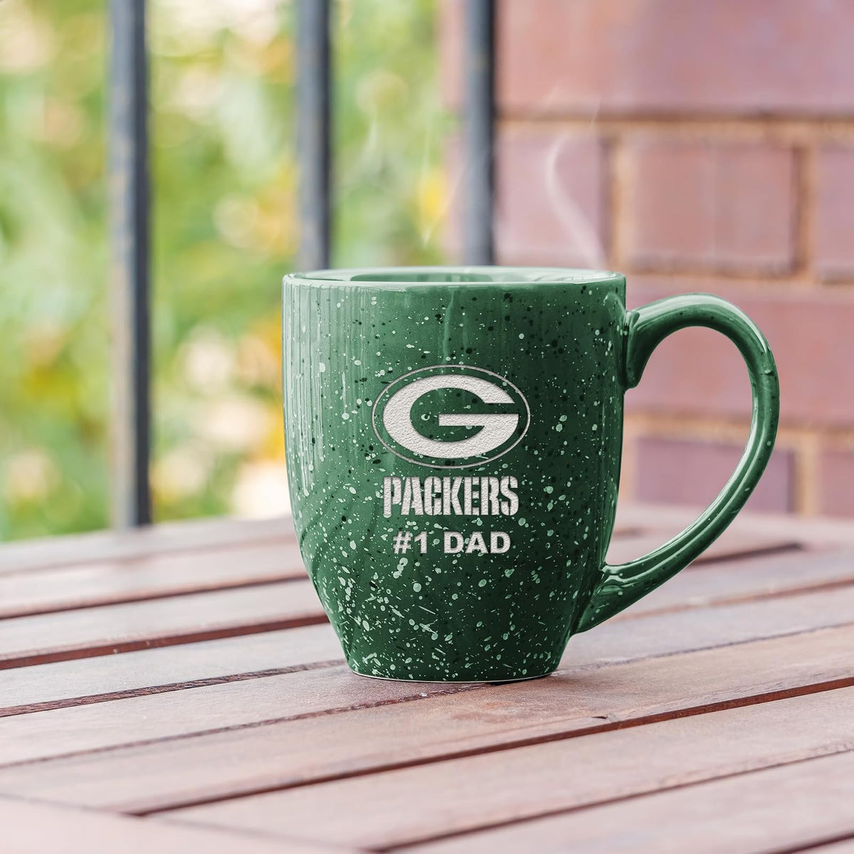 Rico Industries NFL Football Green Bay Packers #1Dad - Taza de café de cerámica moteada grabada con láser de color del equipo de 16 onzas