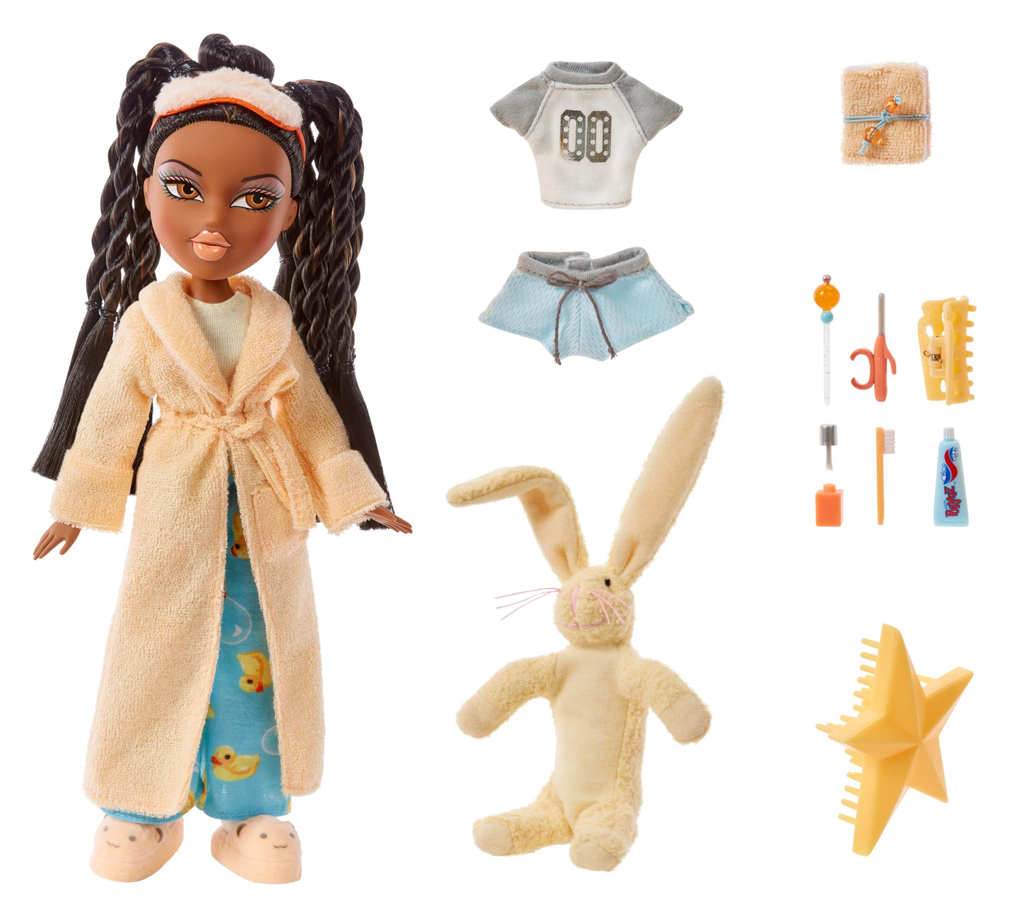 Bratz Muñeca Sasha Slumber Party - Incluye 2 Conjuntos de Pijamas para Combinar como Tu Quieras, Su Estilo Único de Cabello Negro con Reflejos Marrones en Coletas y Maquillaje Tono Durazno.