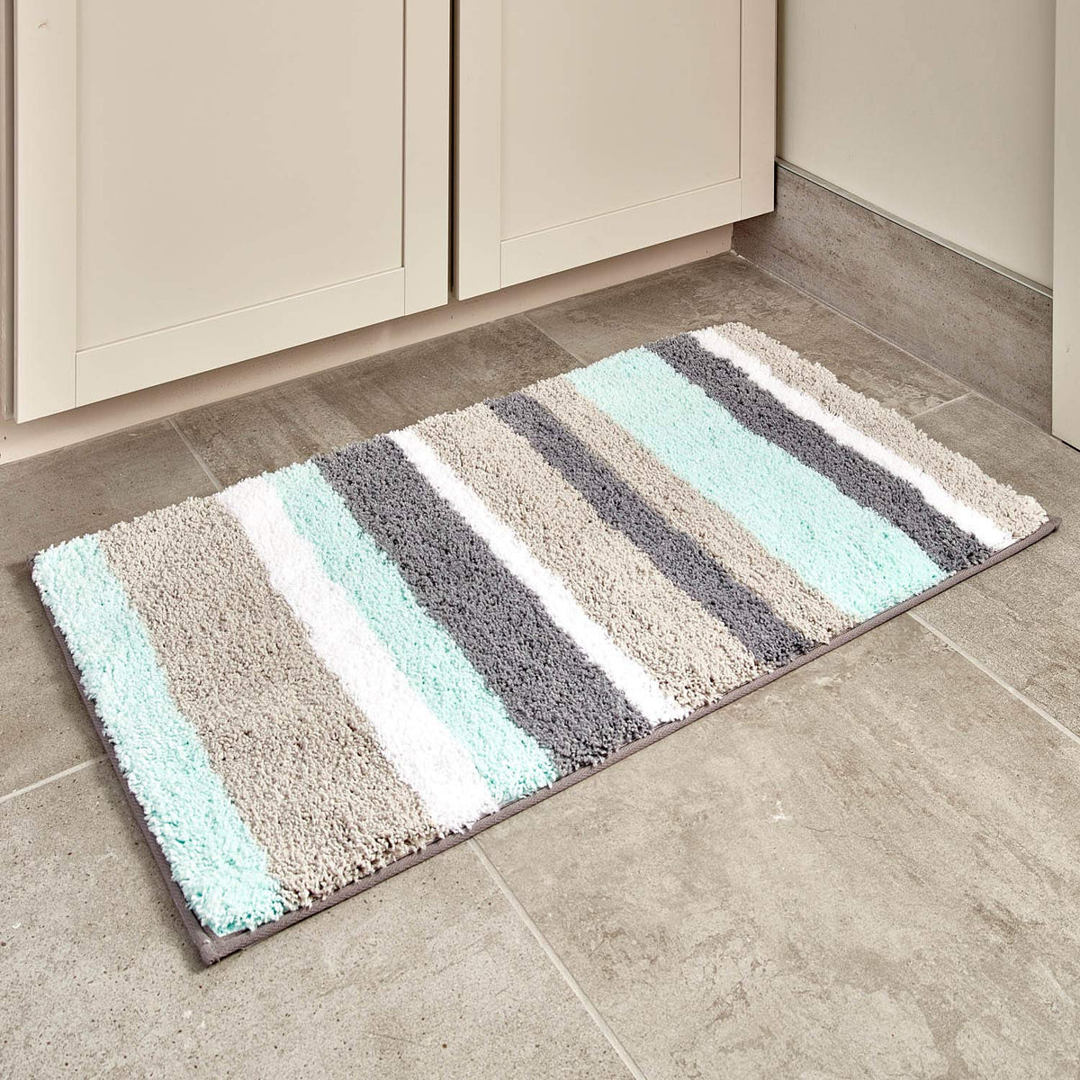 InterDesign Stripz Alfombra de Microfibra, para baño, 86.36 cm x 53.34 cm, Color Menta/Gris