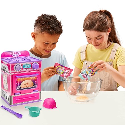 Cookeez Makery - Horno Mágico para Hornear, Peluche Sorpresa Aromático a Canela, Oven Playset Cinnamon Treatz Rosa - Set Interactivo con Masa, Moldes y Accesorios