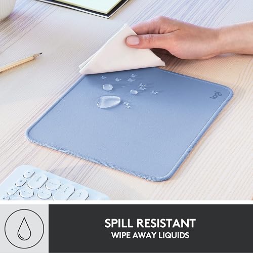 Logitech Mouse Pad - Studio Series, con Base de Caucho Antideslizante, Superficie Resistente a Salpicaduras, Materiales Durables, Portátil, Diseño Fresco y Moderno - Azul Claro