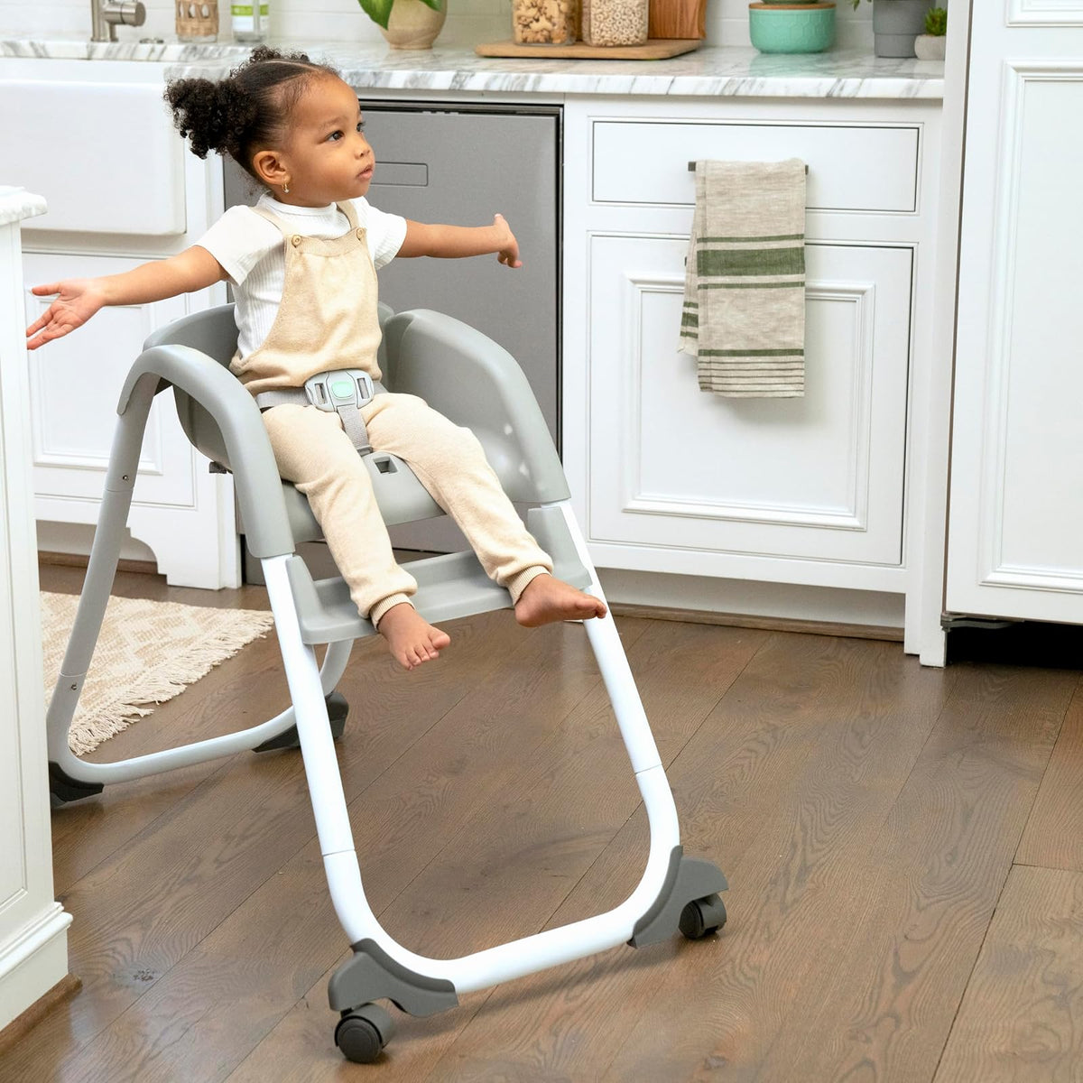 Ingenuity - Silla Alta 6 en 1 para bebé, apartir de 6 meses, multifuncional, con cinturón de seguridad de 5 puntos, 2 bandejas aptas para lavavajillas, adaptable al crecimiento, color gris