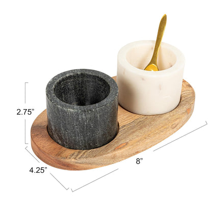 Creative Co-Op 2 cuencos de mármol sobre base de madera de mango con cuchara de sal