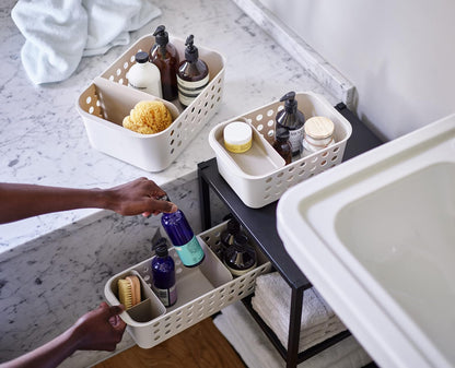 Joseph Joseph EasyStore - Organizador de cesta de almacenamiento para artículos esenciales de baño con maceta móvil y divisor, color crudo