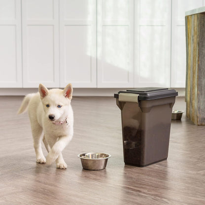 IRIS USA Contenedor para Alimento de Perro, Hasta 13 lb, Humo | Libre de BPA, sello hermético, ideal para comida de gatos, semillas de aves, alimento de pollo, juguetes, premios y pellets