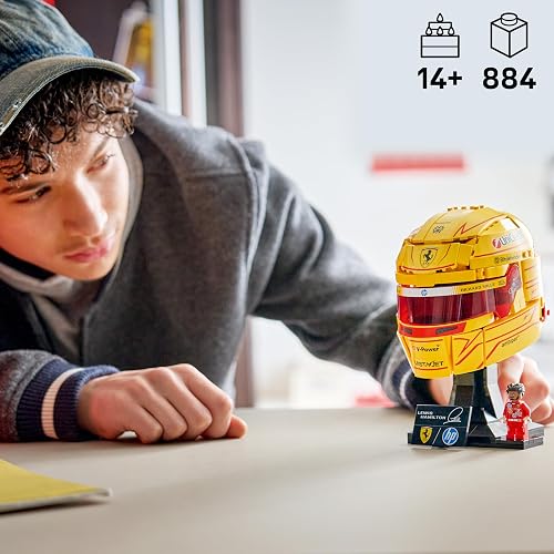 Lego Editions Scuderia Ferrari HP: Casco de Lewis Hamilton – Decoración Deportiva y Artículo de Colección de F1 – Set para Construir y Exhibir – Casco Lego y Minifigura – 43022