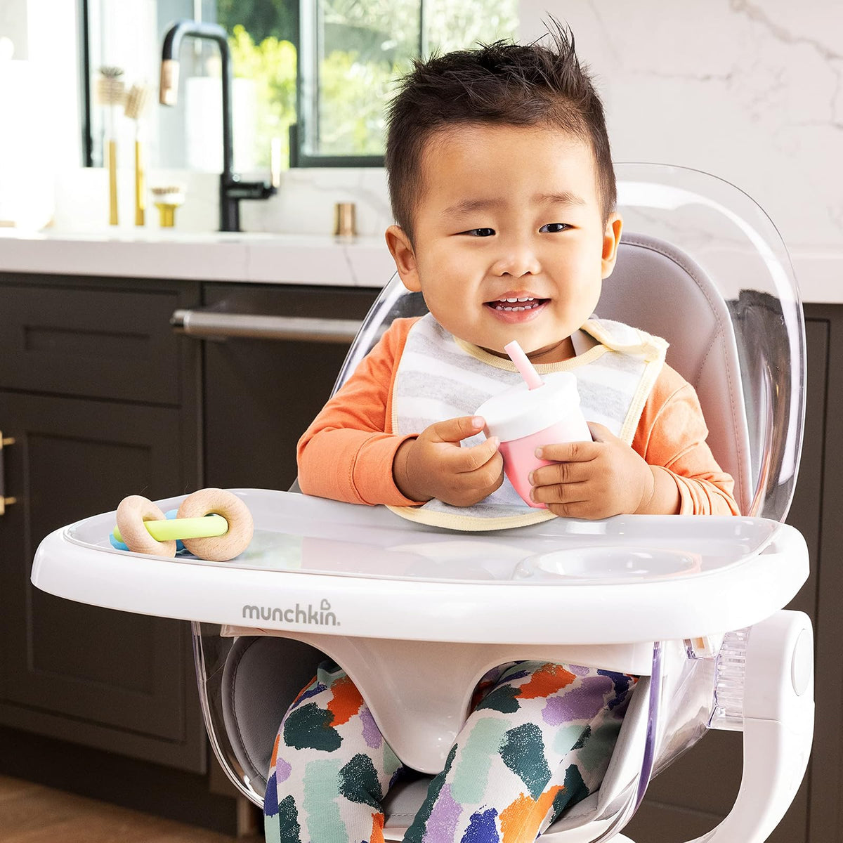 Munchkin C'est Silicona! Taza de entrenamiento abierta con popote para bebés y niños pequeños de 6 meses, 4 onzas, 1 paquete, coral