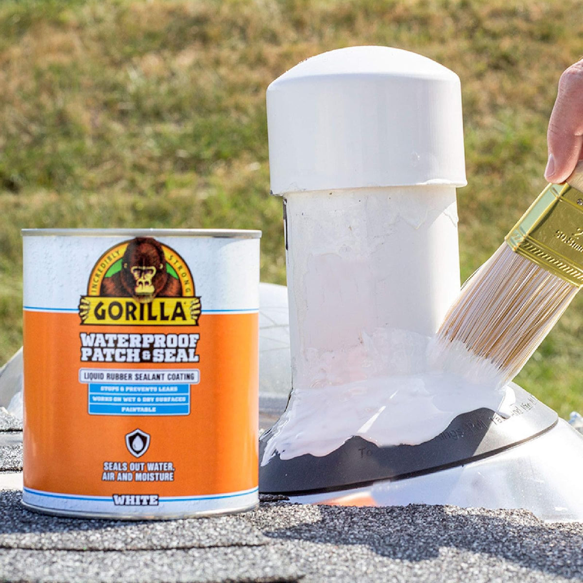 Gorilla Patch & Seal Sellador impermeable de goma líquida, blanco, 32 onzas | Sella el agua, el aire y la humedad, revestimiento de goma flexible, resistente a la temperatura y a los rayos UV