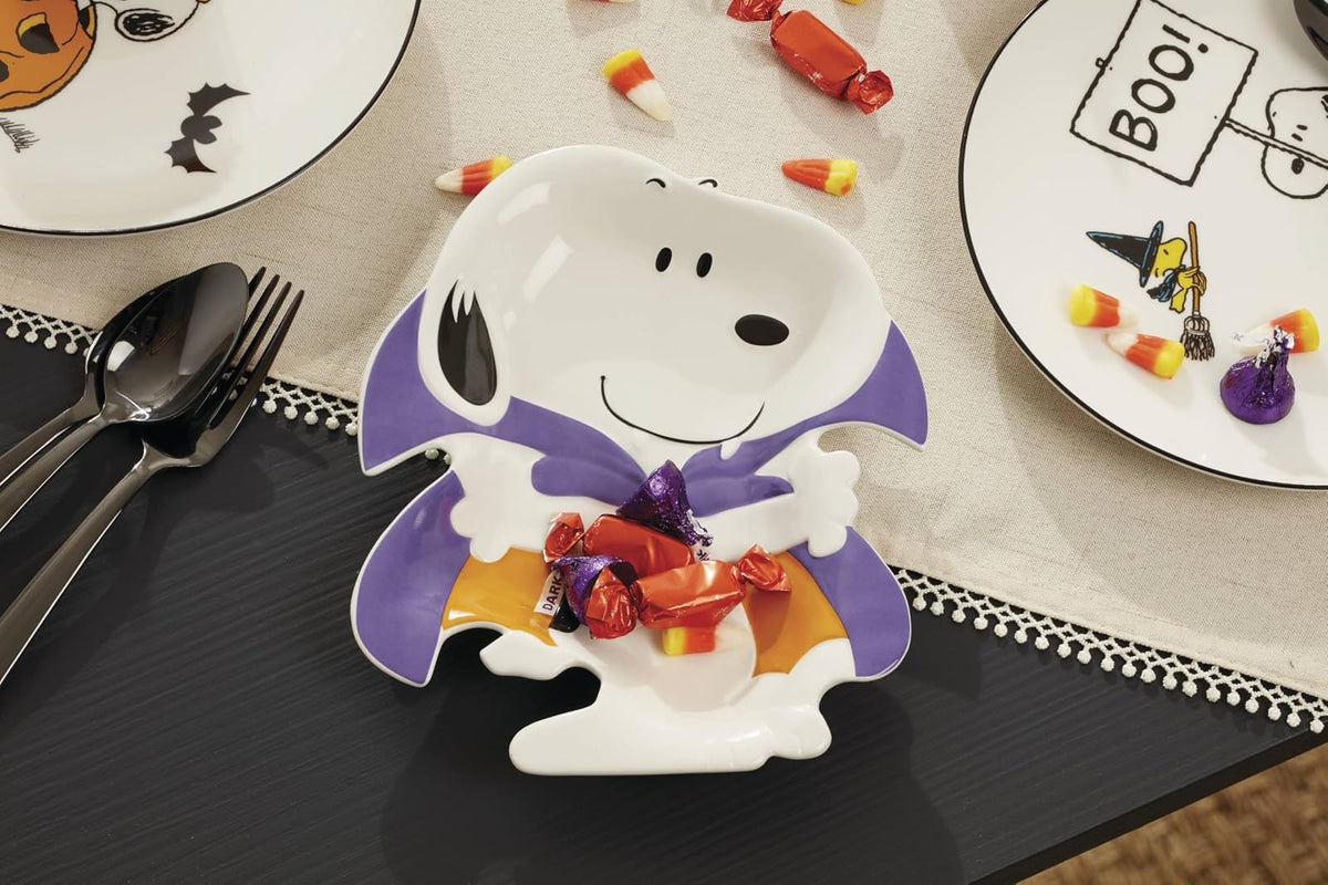 Lenox 896690 Plato figurativo de la Gran Calabaza | porcelana, lavar a mano solo | diseño figural snoopy | plato para servir Halloween de 8 x 6.5 pulgadas, plato de baratija