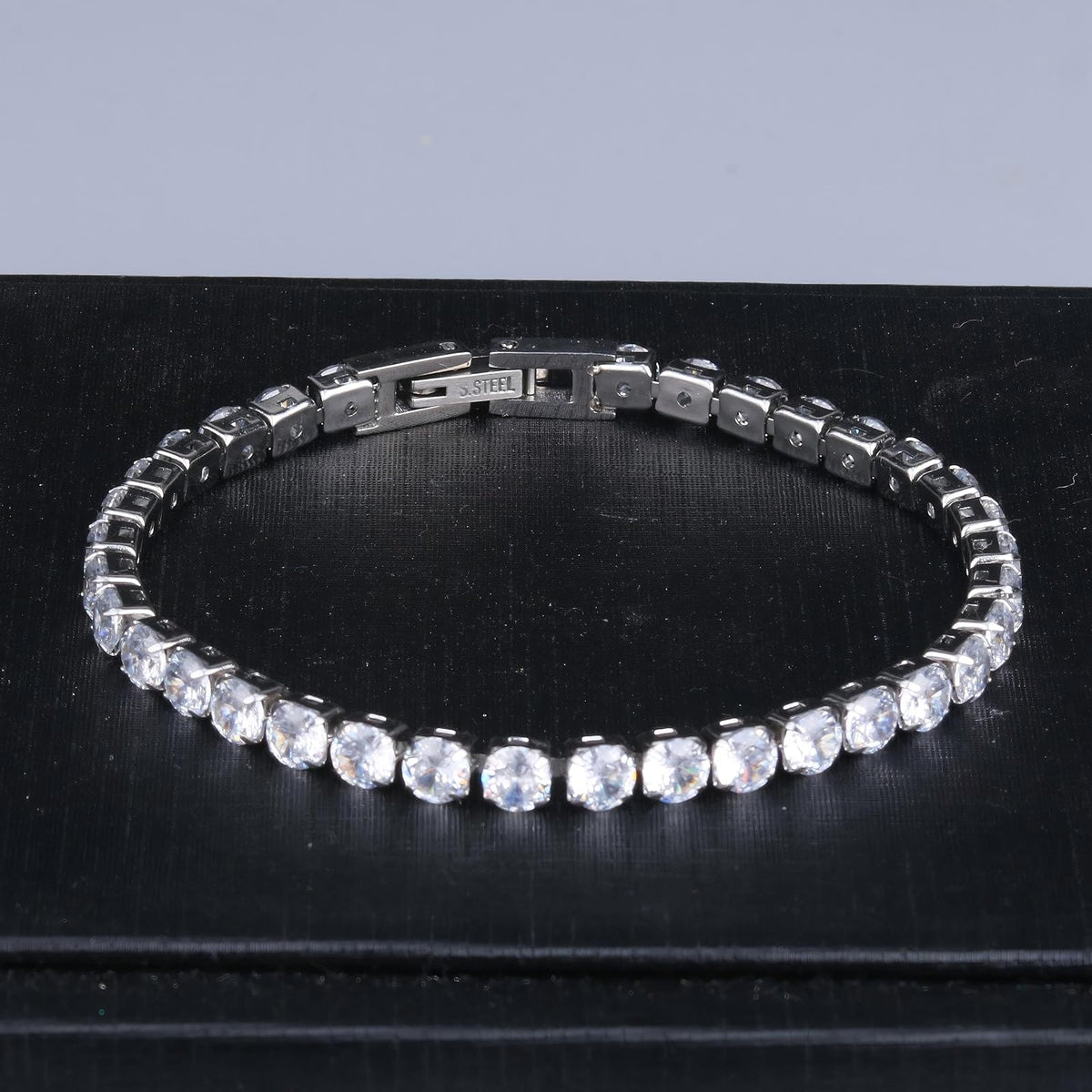 Xyphielle Pulseras para Mujer con Baño de Plata - Pulsera de Circonitas Grandes y - Regalos Elegantes (18cm)