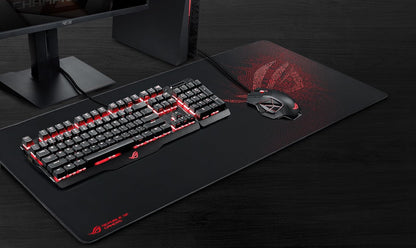 ASUS ROG Sheath Mousepad 900x440mm Antiderrapante Negro Rojo para PC Gamer | Superficie de tela para deslizamiento preciso, base de goma antideslizante, bordes cosidos anti-desgaste, 900x440x3mm, ROG