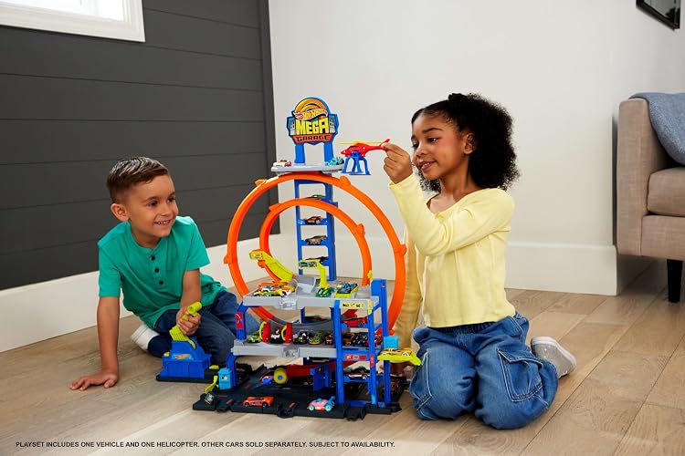 Hot Wheels City Mega Garage con Elevador, Pista de Tres Niveles y Helicóptero, Juego Interactivo con Auto a Escala 1:64, para Niños de 4 Años en Adelante