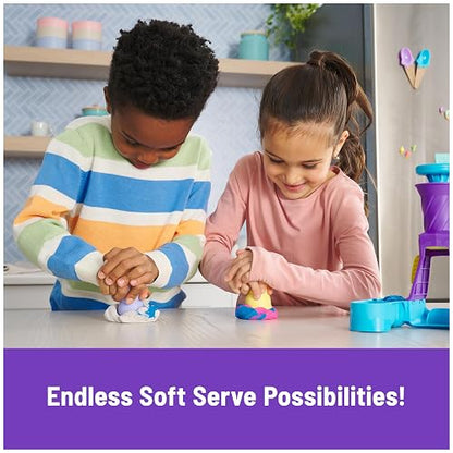 Kinetic Sand, juego de helados suaves con 396 g de arena (azul, rosa y blanca), 2 conos de helado y 2 herramientas, juguetes sensoriales para niños a partir de 5 años