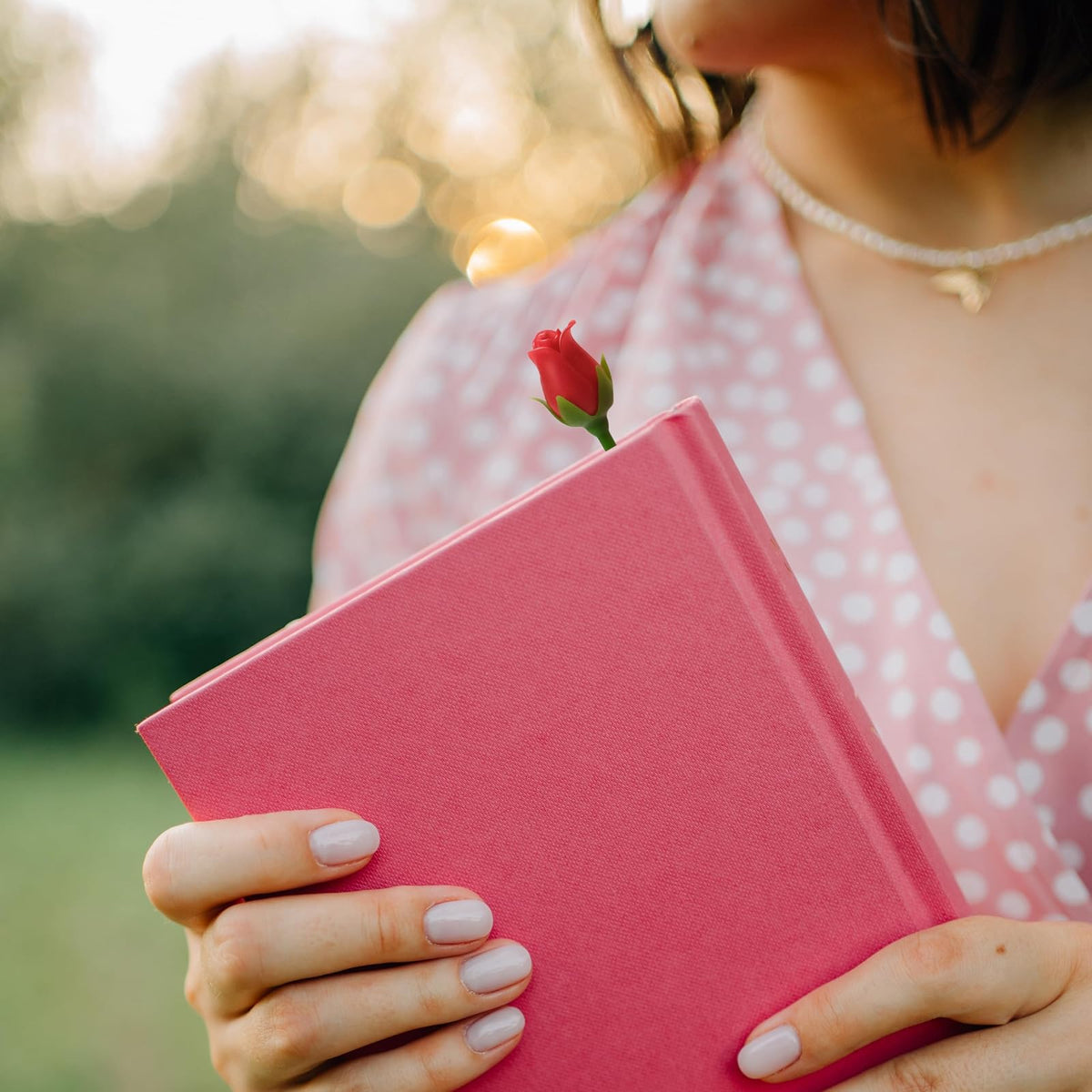 Fred Roses are Read Flower - Juego de 2 marcadores de página de rosa, silicona suave y flexible, ideal para novelas románticas, amantes de los libros y día de San Valentín