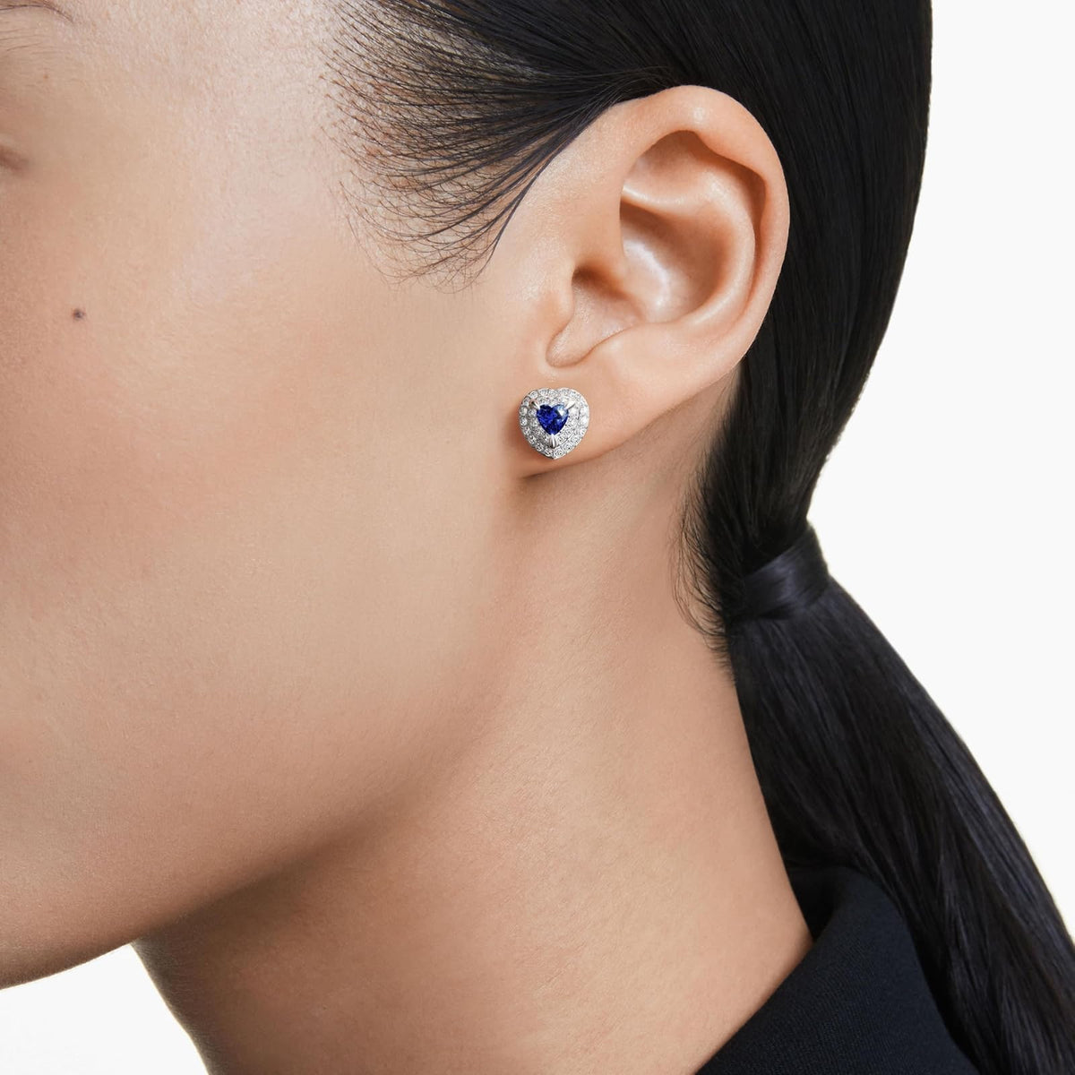 arete Swarovski One, corte de corazón, pavé, corazón, azul, baño de rodio