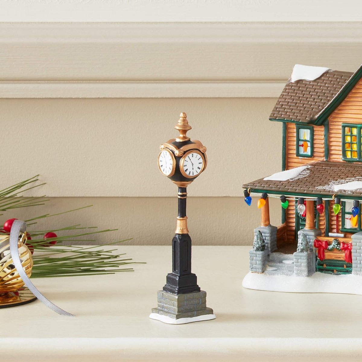 Department 56 Accesorios para Villages Uptown Reloj Figurina, 5.5"