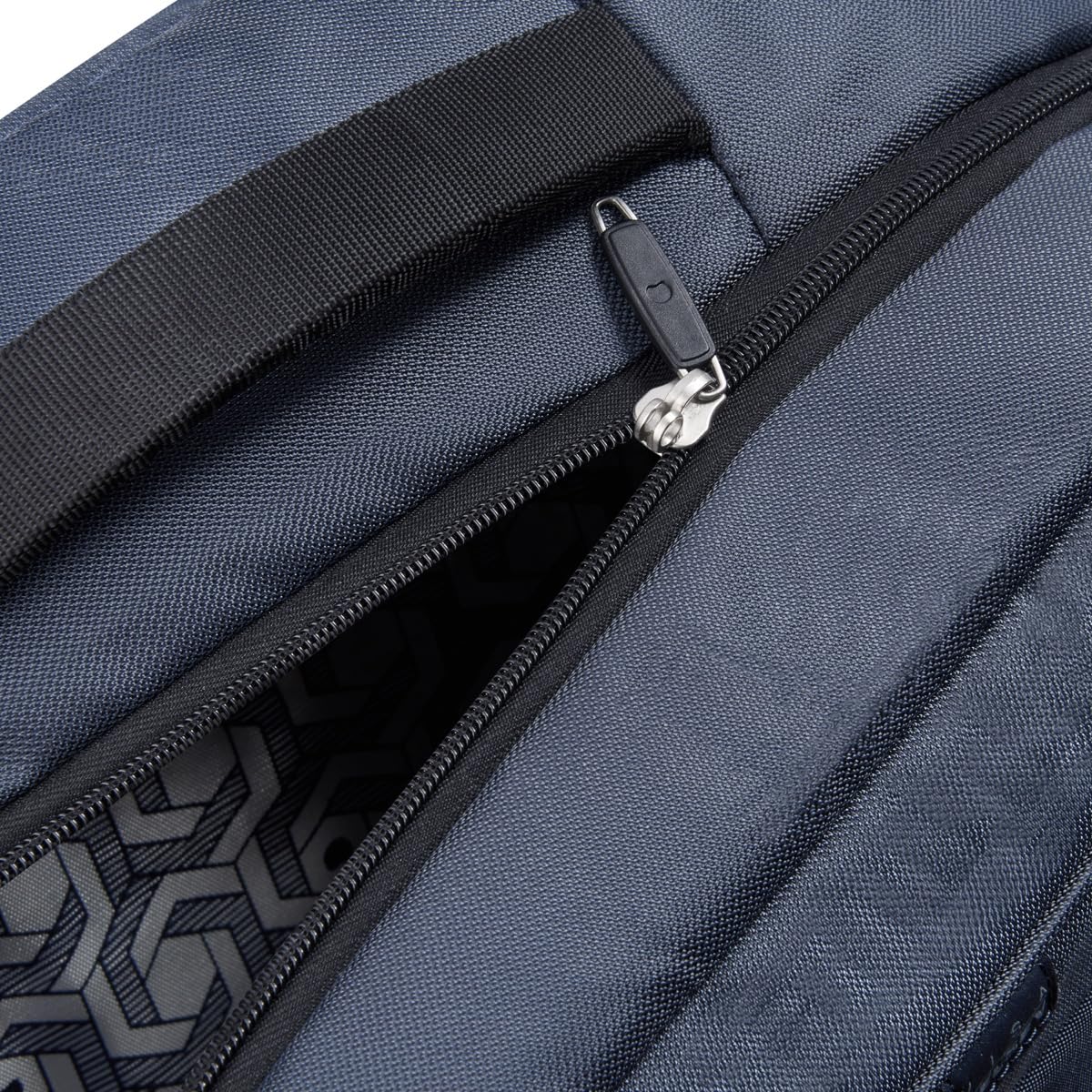 Mochila de Viaje Delsey Easy Trip 20 Pulg. Bolsillo porta laptop, correas sujetadoras internas, Compatible con sistema Trolley, Color Azul