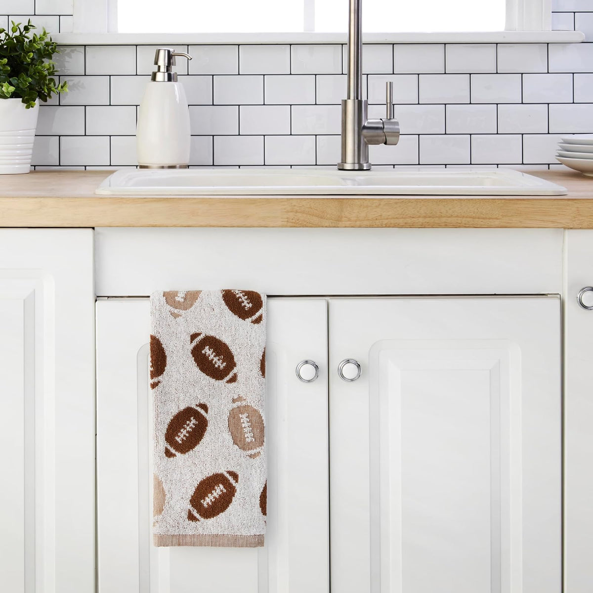 SKL Home Football Jacqaurd - Juego de 2 Toallas de Mano para baño, Cocina, Bar y Regalo, Color café