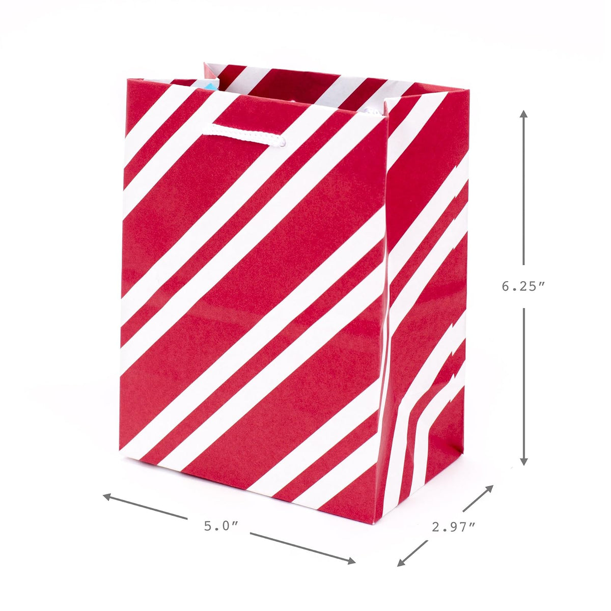 Hallmark Juego de bolsas de regalo pequeñas de 6 pulgadas (paquete de 5; rojo, blanco y kraft), copos de nieve, rayas, Merry (5XGB1798)