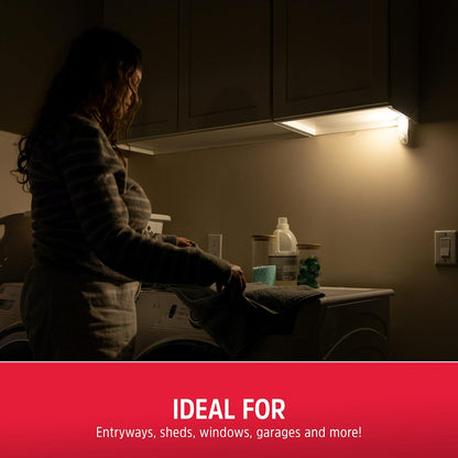 Energizer LED Motion-Activated Security Light, Battery Operated, 40 Lumens, Wireless, Indoor/Outdoor, Over-The-Door Light, 1 Pack, White, Ideal for Porch, Entryway, Closet, Patio, and More, 38184