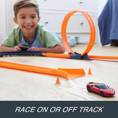 Hot Wheels RC Ferrari SF90 Stradale Assetto Fiorano a Escala 1:64, Automóvil a Control Remoto para Niños de 5 Años en Adelante