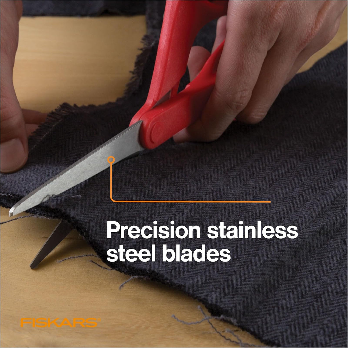 Fiskars - Tijeras pequeñas para zurdos, manualidades y costura de acero inoxidable para manos más pequeñas, mango ergonómico, suministros de papel y tela para oficina, artes y manualidades, color rojo
