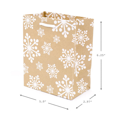 Hallmark Juego de bolsas de regalo pequeñas de 6 pulgadas (paquete de 5; rojo, blanco y kraft), copos de nieve, rayas, Merry (5XGB1798)