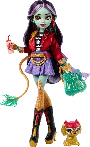 Monster High - Muñeca de dragón Jinafire Long Cloudy Yun Yun y 7 Accesorios Incluyendo un álbum de Dibujo, Bebida de Yogur y Mochila, Juguete para niños de 4 años de Edad, HYV58