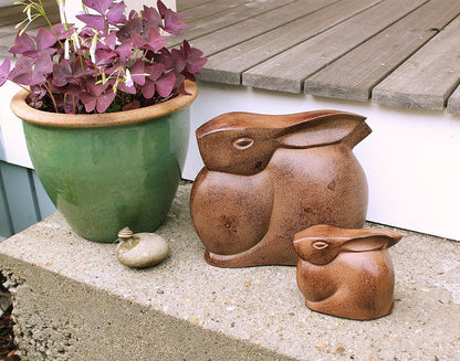 Achla Designs Moon Bunny - Estatua de jardín (tamaño pequeño)