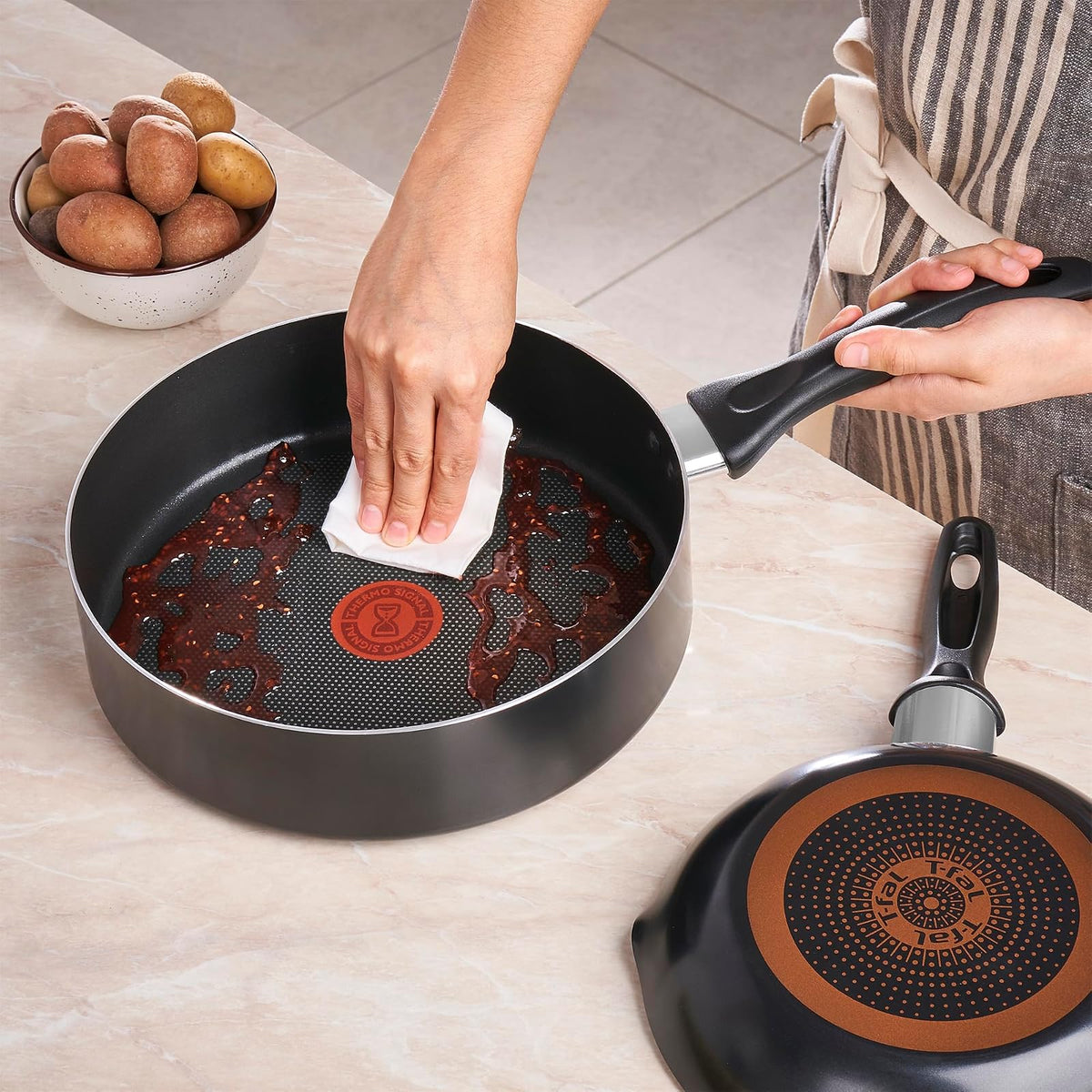 T-fal Batería de Cocina 22 Piezas Supercook Tita Negra Antiadherente Titanium, Thermo-Señal, Ollas y Sartenes, Set Completo para Cocina, Fácil Limpieza, B968SM84