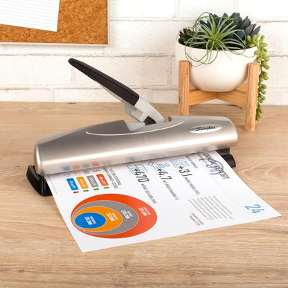 Swingline 74030 - Perforadora de agujeros de metal ligero con sistema ajustable para 2 – 7 agujeros, perforadora de papel de bajo esfuerzo, suministros para la escuela y oficina en el hogar, capacidad de 20 hojas, color negro y plateado
