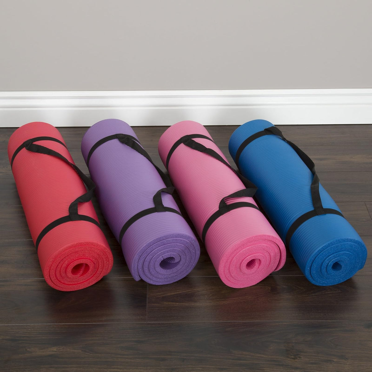 Colección de esterillas de yoga extra gruesas, espuma antideslizante y cómoda, alfombrilla de ejercicio duradera para fitness, pilates y entrenamiento con correa de transporte de Wakeman Fitness