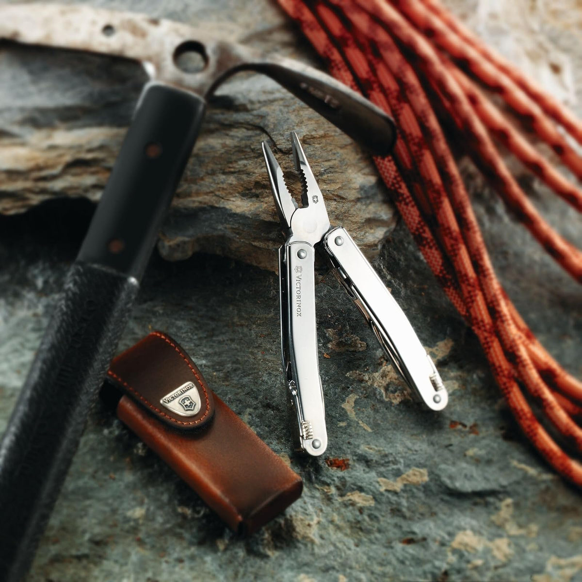 Victorinox Swiss Tool Spirit X con Funda de Nylon, 105 mm, 24 usos, 3.0224.N