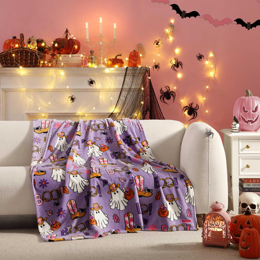 Betsey Johnson - Cobija, Manta Suave con Mantequilla para sofá o Cama, Ropa de Cama de Gran tamaño, decoración de Halloween (Morado, 50 x 70 Pulgadas)