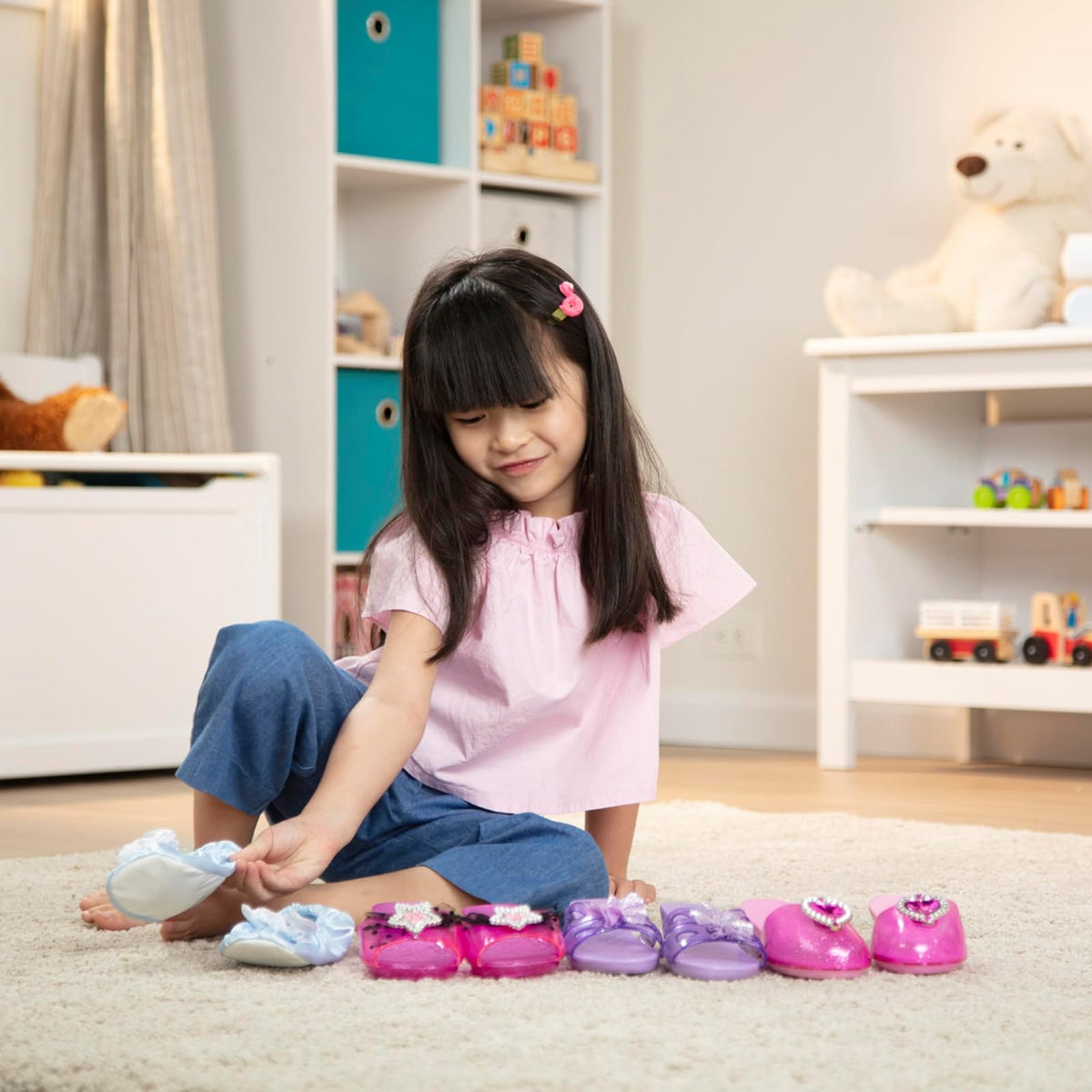 Melissa & Doug Zapatos de Disfraz, ¡Salir con estilo! Colección de Juego de Rol, 4 Pares de Zapatos, Juego de Imitación