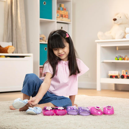 Melissa & Doug Zapatos de Disfraz, ¡Salir con estilo! Colección de Juego de Rol, 4 Pares de Zapatos, Juego de Imitación