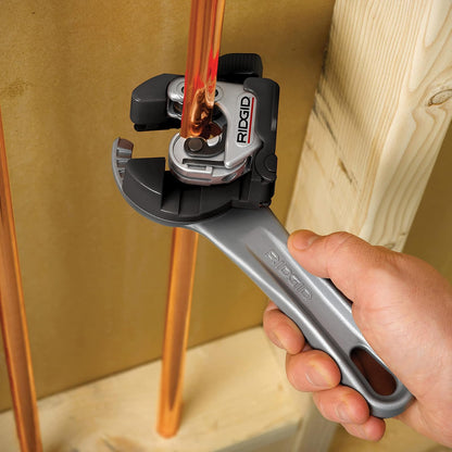 RIDGID - Cortatubos RIDGID 118 para Cobre, Herramienta 2 en 1 para Espacios Reducidos, Corte Preciso y Compacto