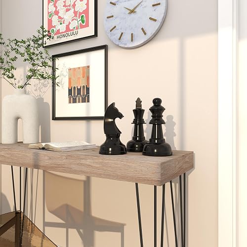 Deco 79 CosmoLiving by Cosmopolitan - Escultura de ajedrez de Aluminio con Caballero, Queen y King, Juego de 3 9 Pulgadas, 9 Pulgadas, 10 Pulgadas de Alto, Gris Oscuro