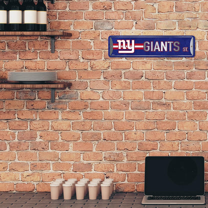 Rico Industries Placa de metal para la calle de la NFL New York Giants Home Decor (10 x 38 cm), ideal para el hogar, oficina, dormitorio y cueva de hombres, fabricada