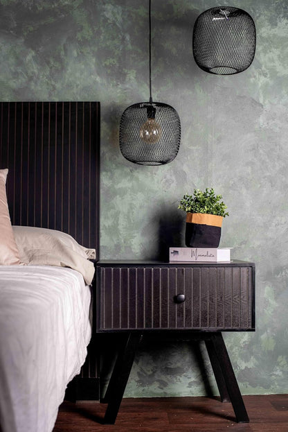 Sochic Buró Negro con 1 Cajón con Diseño en Líneas Verticales y Estructura de Madera MDF.
