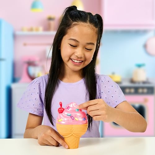 Cookeez Makery - Yum Yumz, 2 Peluches Sorpresa, Cono de Helado, Ninas 4+ | Peluches con aroma dulce, mecanismo de giro para revelar sorpresa, incluye stickers