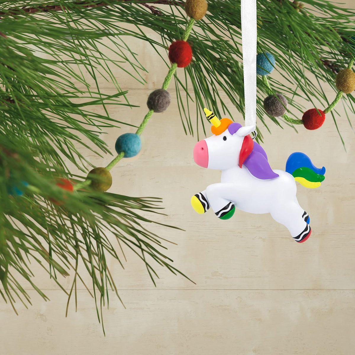 Hallmark Crayola - Caja de 24 lápices de Colores de Navidad