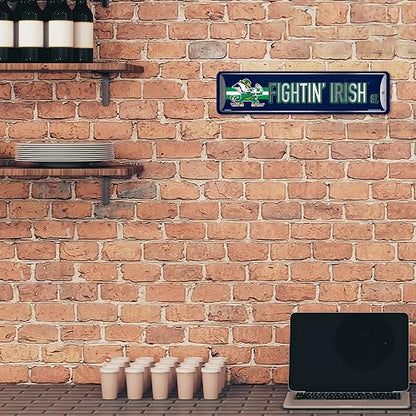 Rico Industries NCAA Notre Dame Fighting Irish Home Décor - Letrero de metal para calle (4 x 15 pulgadas), ideal para el hogar, oficina, recámara y cueva de hombre, hecho