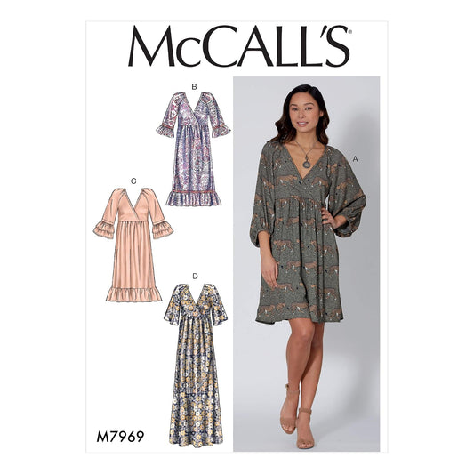 McCall's M7969ZZ - Vestido plisado holgado para mujer, tallas 16-26, patrón de costura, color blanco