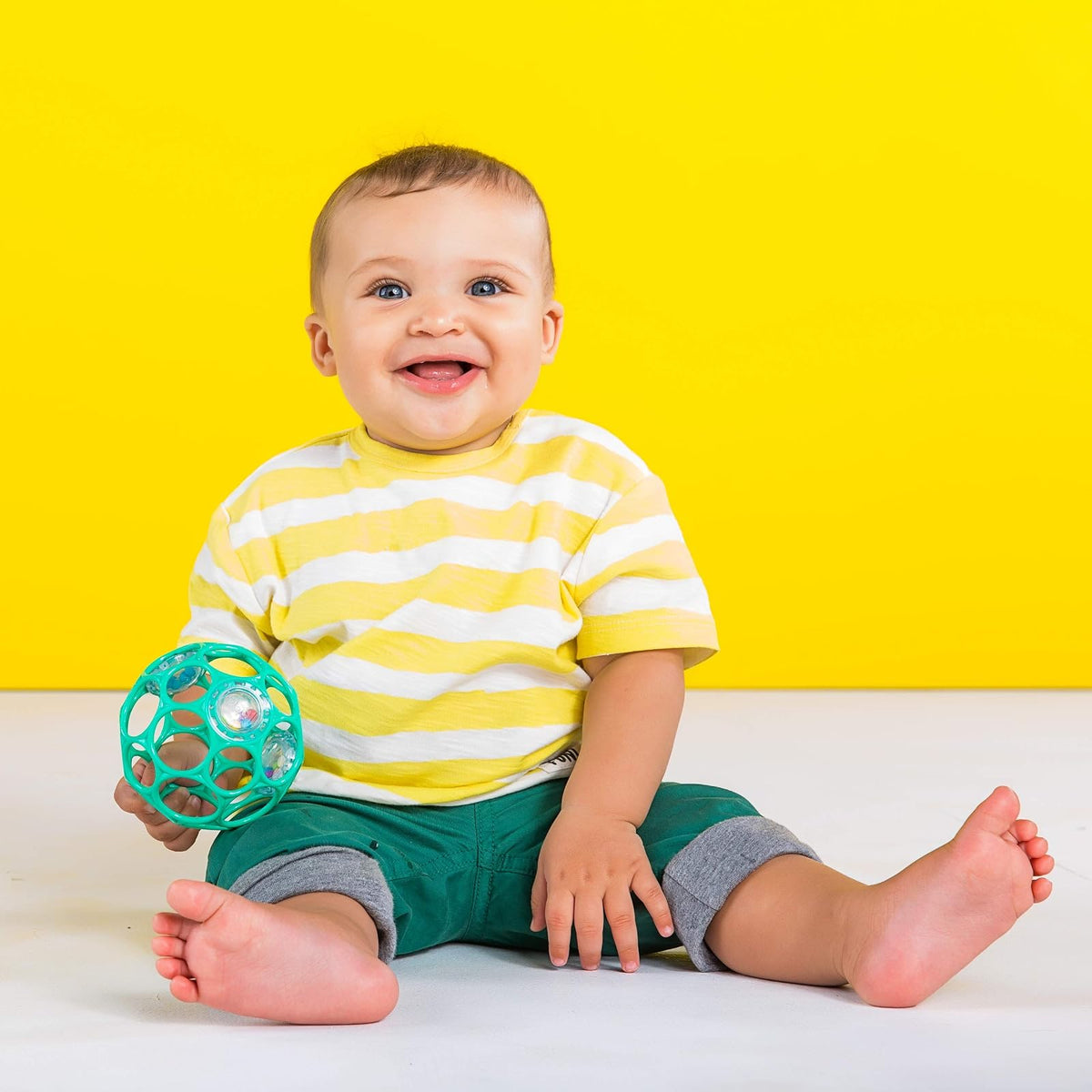 Bright Starts Soothers & Shakers - Set de juguetes para regalo de 7 piezas, sonajeros sin BPA, mordederas y pelotas, unisex, para bebé a partir de 3 meses