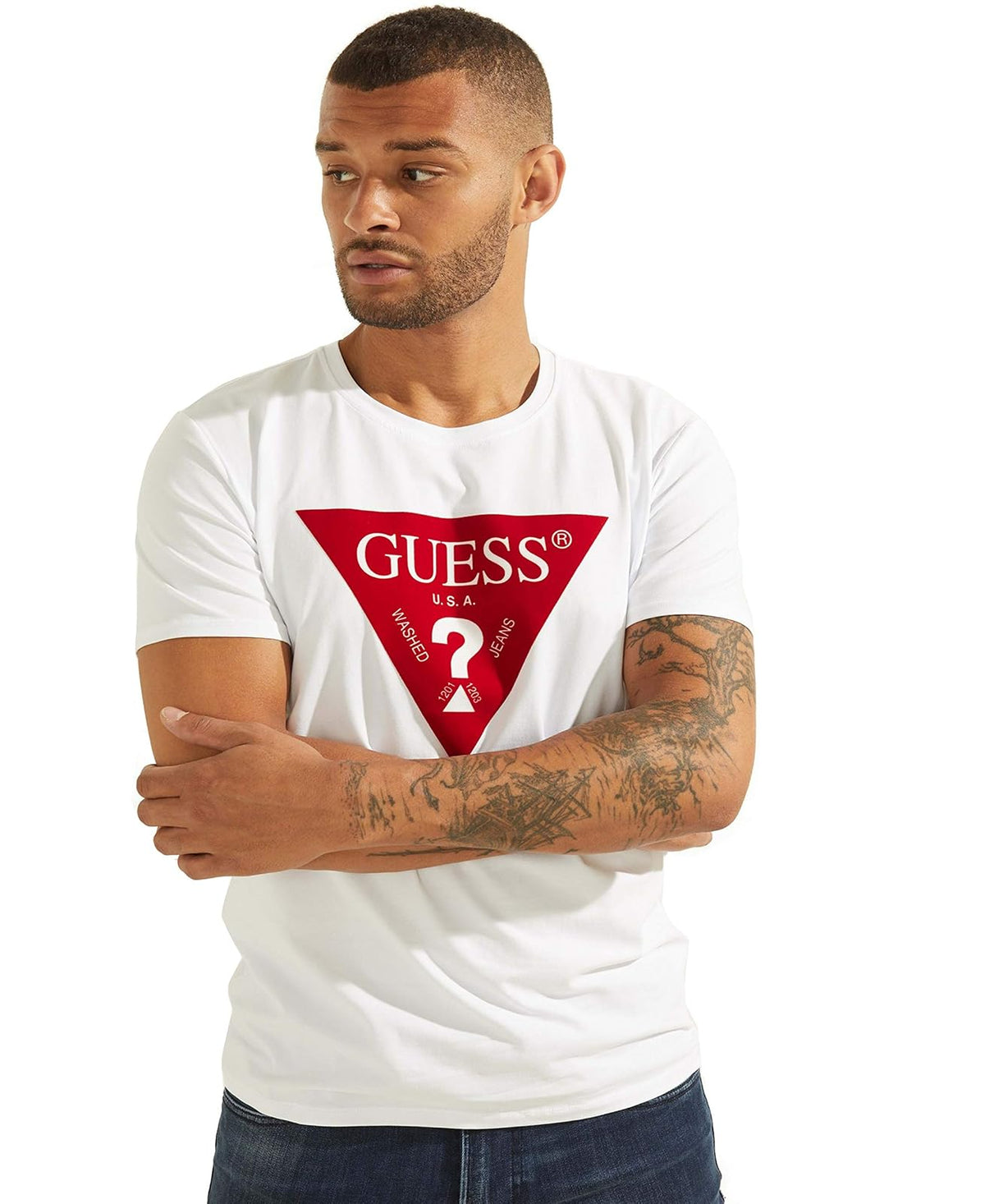 Guess Playera con Logotipo Triangular en Contraste. Camiseta para Hombre