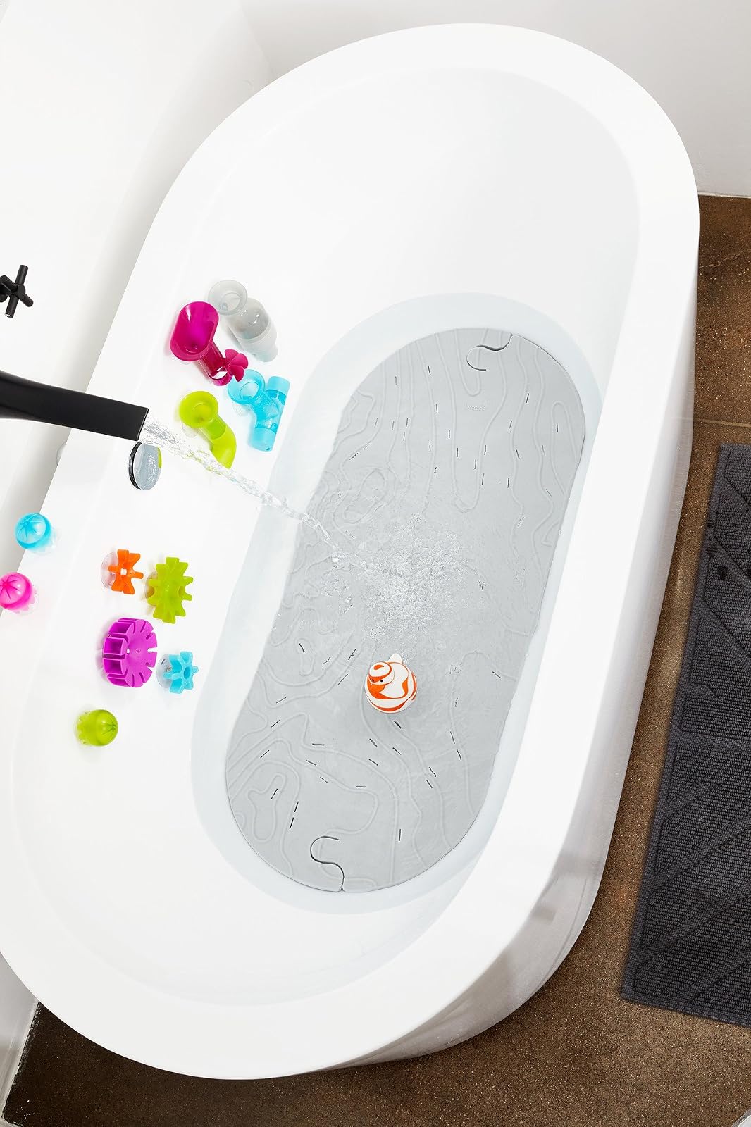 Boon GRIFFLE - Alfombrilla de baño con Textura Antideslizante y Gancho para Colgar y Agujeros de Drenaje, Color Gris