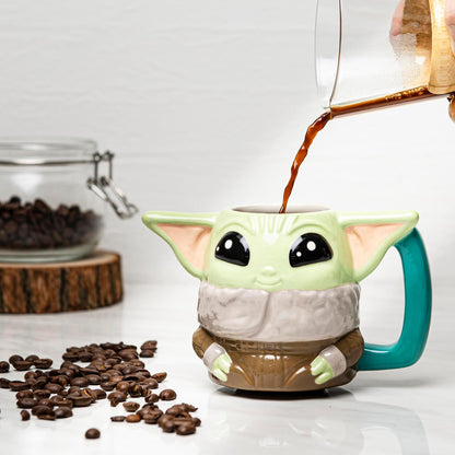 Zak Designs Star Wars The Mandalorian - Taza de café de cerámica esculpida para bebidas calientes, recuerdo coleccionable con carácter 3D único (12 onzas, Grogu)