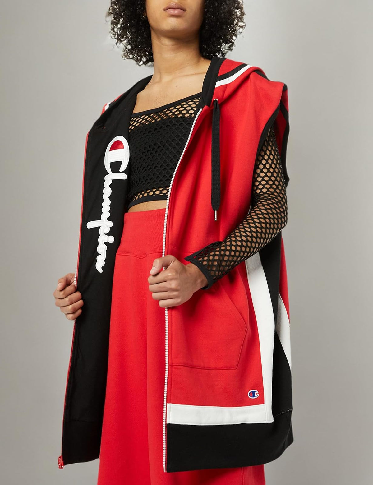 Champion Making the Cut Season 3 Episode 2 Champion Collab Winning Look Rafael's Reverse Weave Oversized Vest Sudadera con capucha Mujer